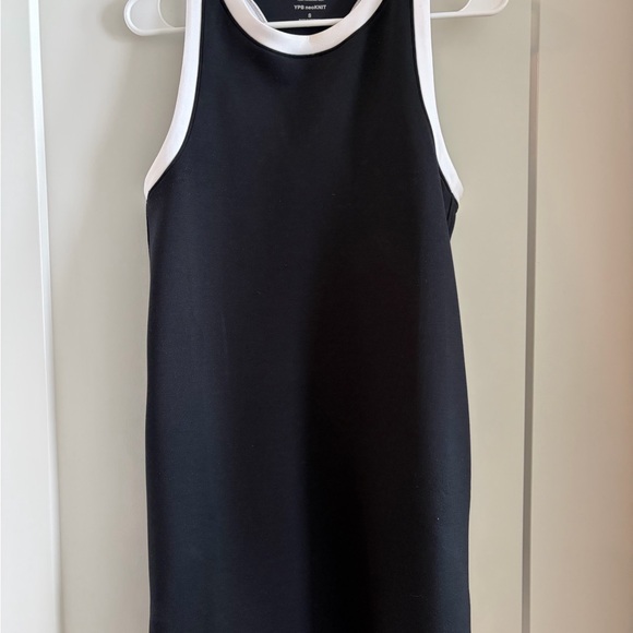 Abercrombie & Fitch Dresses & Skirts - Black and White Sleeveless Dress